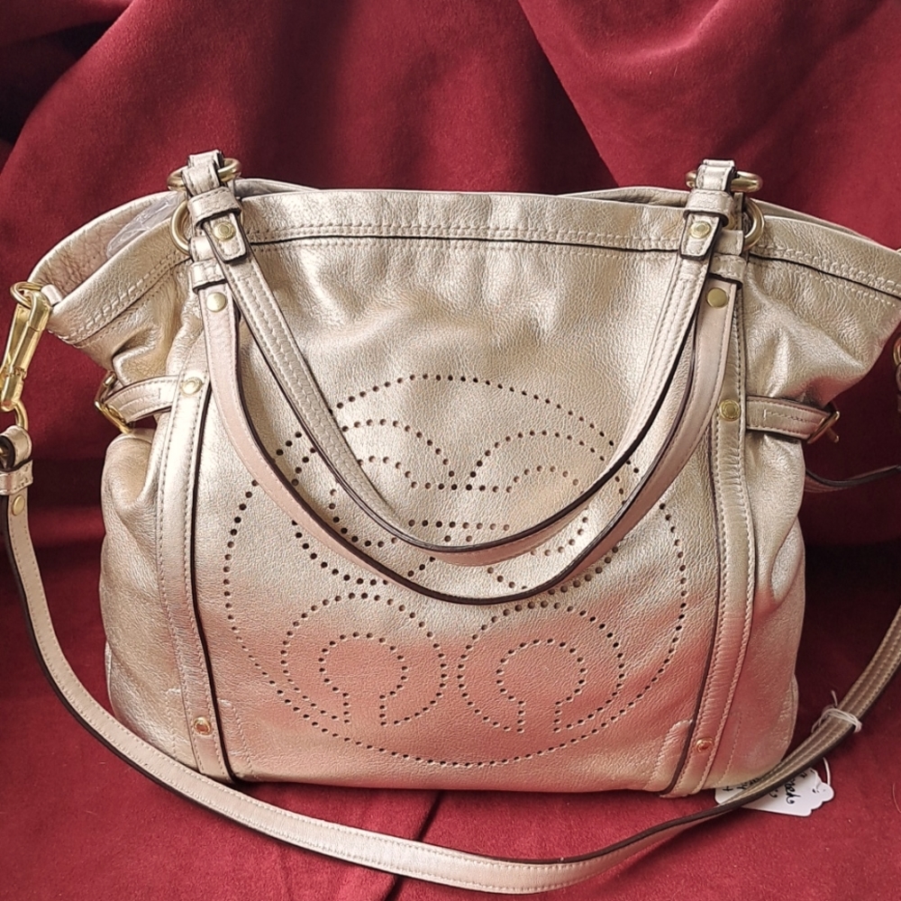 Coach Audrey Shoulder or Crossbody Rare in Excellent Condition Like New